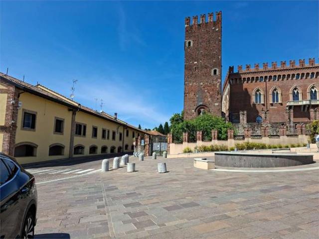 Locale Commerciale in vendita a Carimate, Lombardia