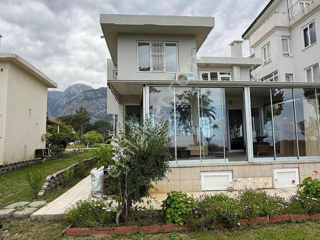 Kemer, Antalya içerisinde kiralık Villa