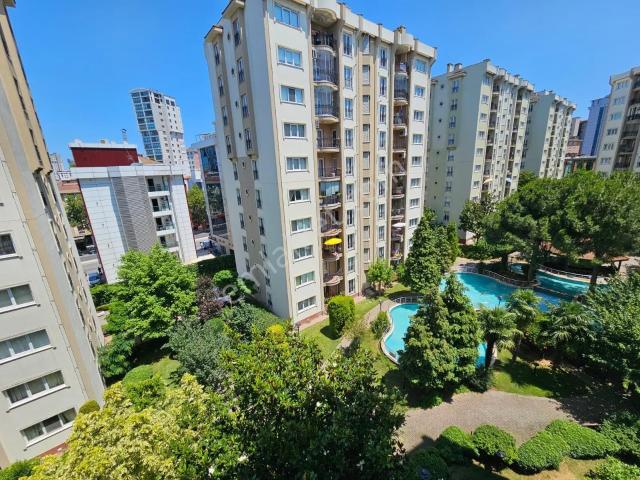 Ataşehir, İstanbul içerisinde kiralık mülk
