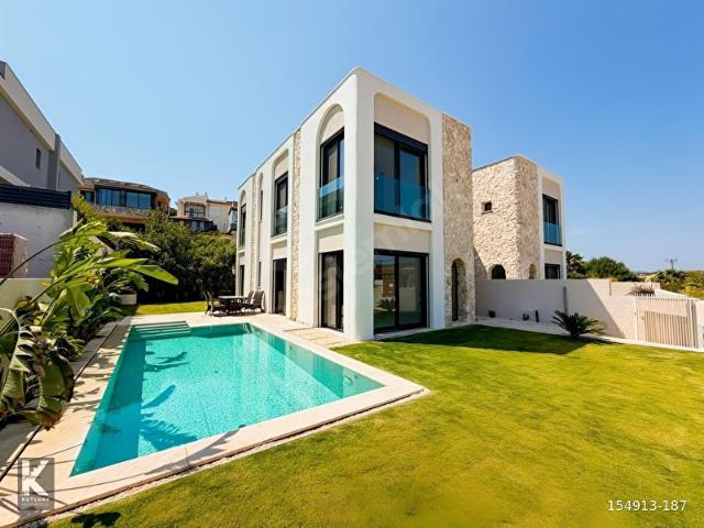 Çeşme, İzmir içerisinde satılık Villa