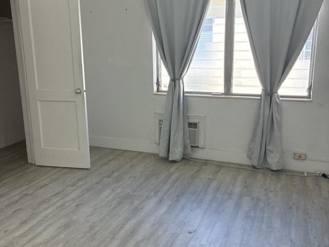 Room for rent in Miami Beach, Florida