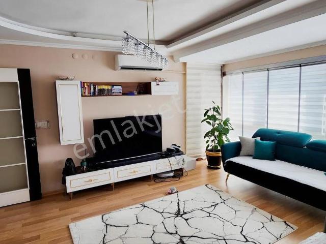 Buca, İzmir içerisinde satılık mülk