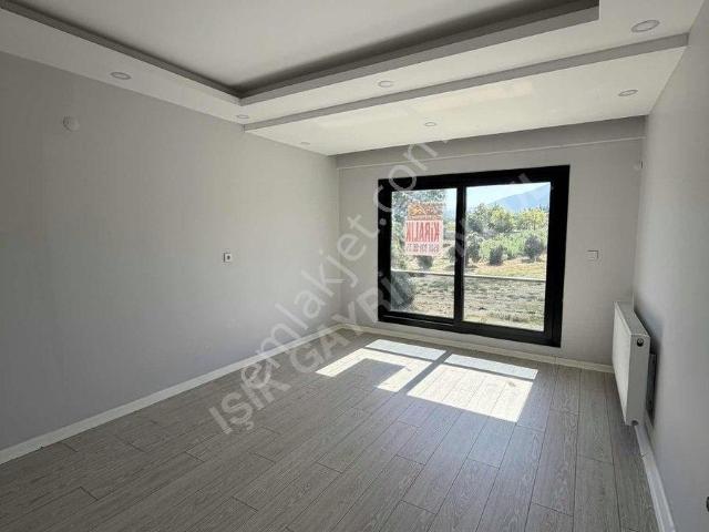 Adnan Menderes Mahallesi, Tire içerisinde kiralık mülk