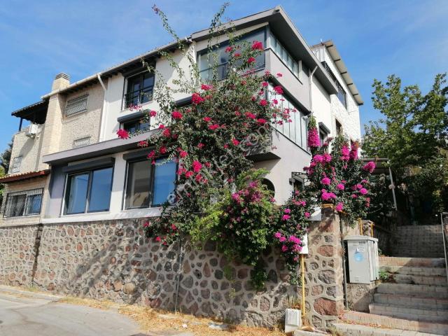 Çiğli, İzmir içerisinde satılık Villa