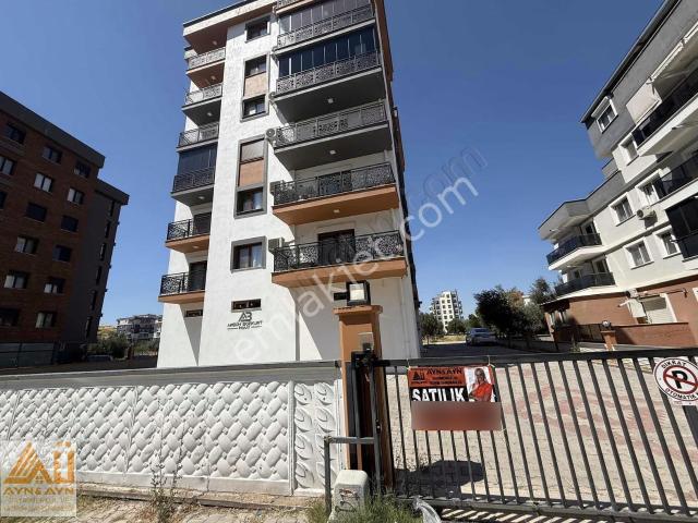 Çiğli, İzmir içerisinde satılık mülk