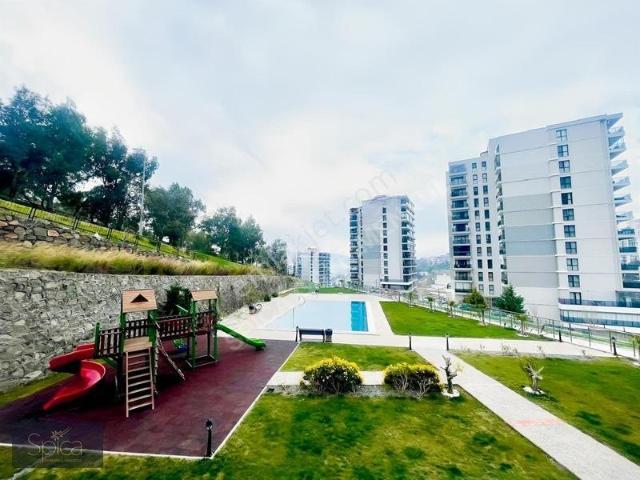 Yakakent Mahallesi, Çiğli içerisinde kiralık mülk
