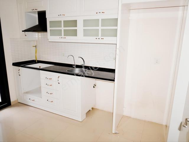 Yeni Mahalle Mahallesi, Çiğli içerisinde kiralık mülk