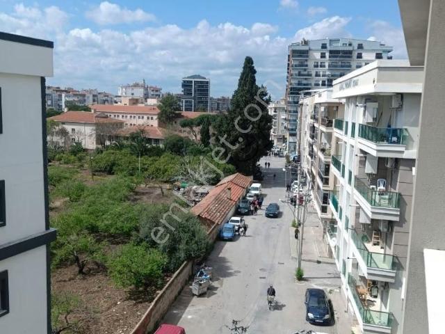 Karşiyaka, İzmir içerisinde kiralık mülk