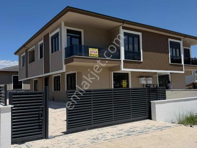 Burdur Merkez, Burdur içerisinde satılık Villa
