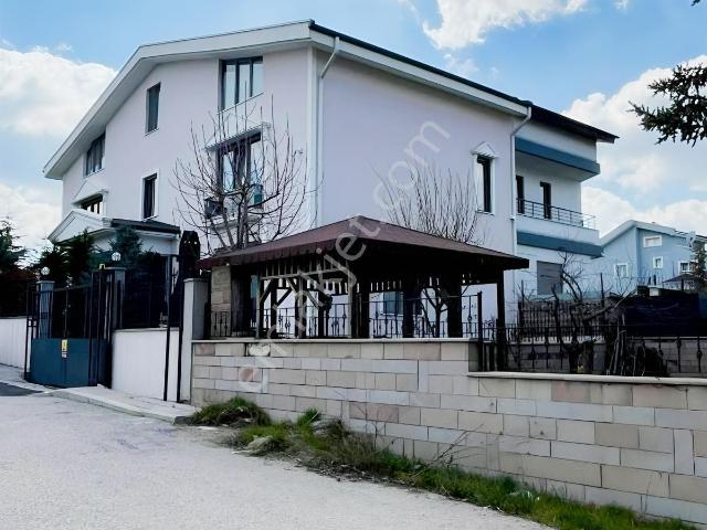 Gölbaşi, Ankara içerisinde satılık Villa