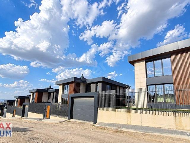 İncek Mahallesi, Gölbaşı içerisinde satılık Villa