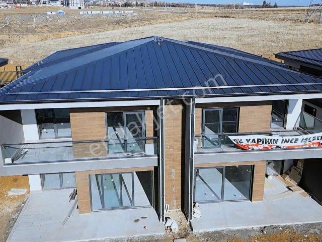 Gölbaşi, Kızılcaşar Mahallesi içerisinde satılık Villa