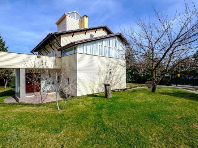 Gölbaşi, İncek Mahallesi içerisinde satılık Villa