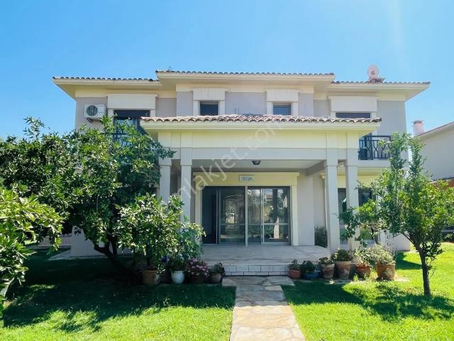 İnciraltı Erkek Yurdu, Balçova içerisinde kiralık Villa