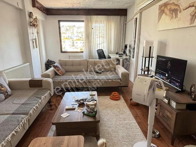 Karabağlar, İzmir içerisinde kiralık mülk