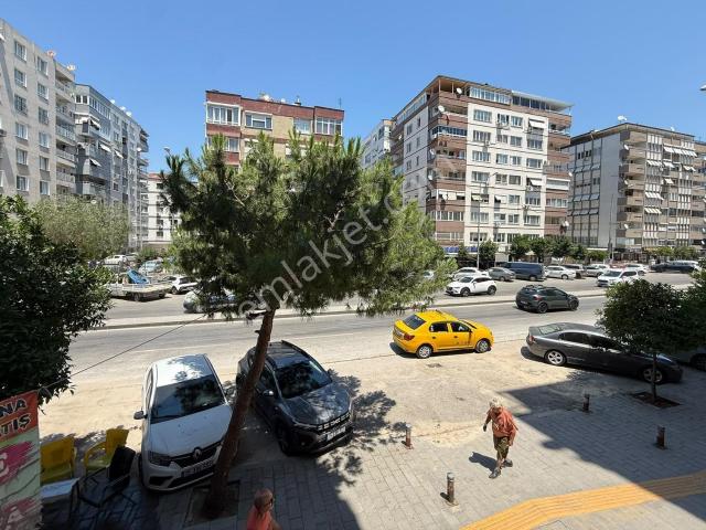 Karabağlar, İzmir içerisinde kiralık mülk