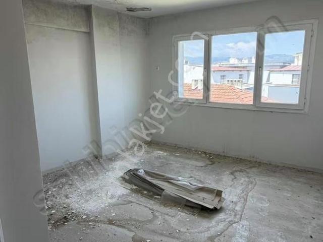 Akhisar, Manisa içerisinde satılık mülk