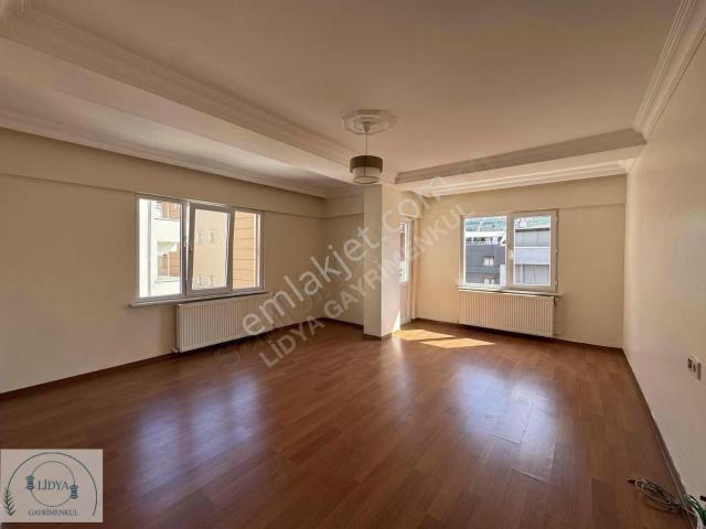 Ataşehir, İstanbul içerisinde kiralık mülk