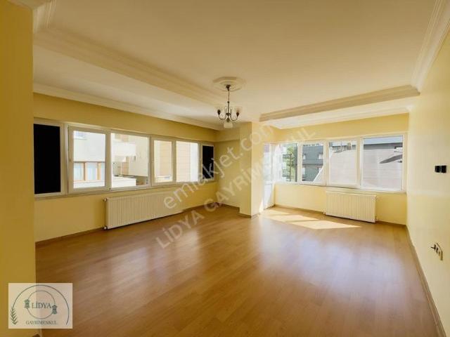 Ataşehir, İstanbul içerisinde kiralık mülk