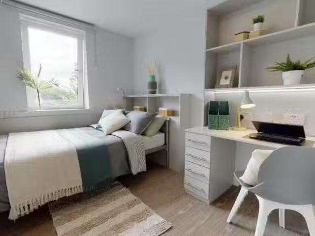 Apartment for rent in Woodhouse, West Yorkshire