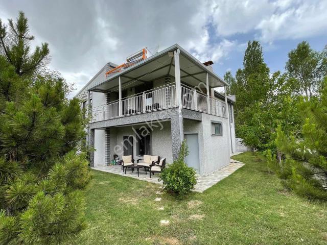 Doğlat, İscehisar içerisinde satılık Villa