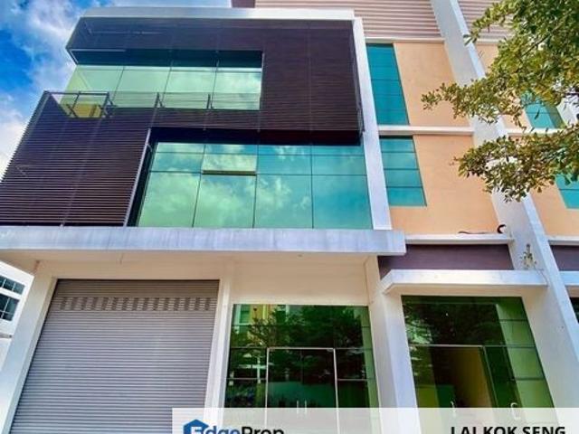 Warehouse for rent in Taman Desa Cemerlang, Ulu Tiram
