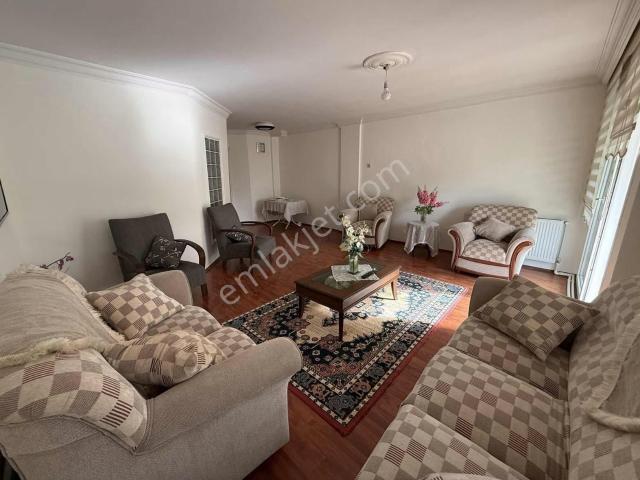 Tire, İzmir içerisinde kiralık mülk