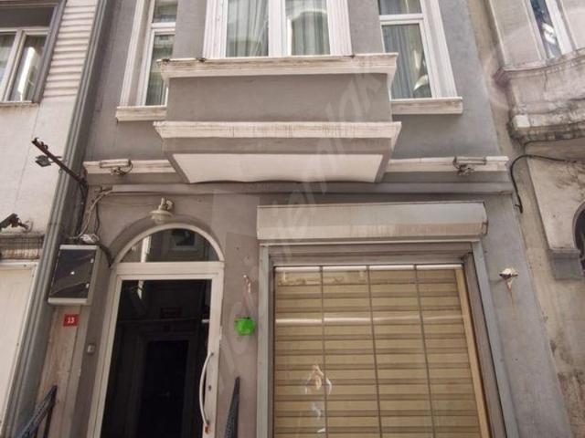 Katip Mustafa Çelebi Mahallesi, Beyoğlu içerisinde satılık mülk