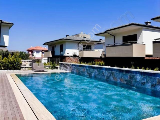 Urla, İzmir içerisinde kiralık mülk