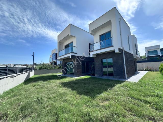 Kabasakal Mahallesi, Çukurova içerisinde satılık Villa