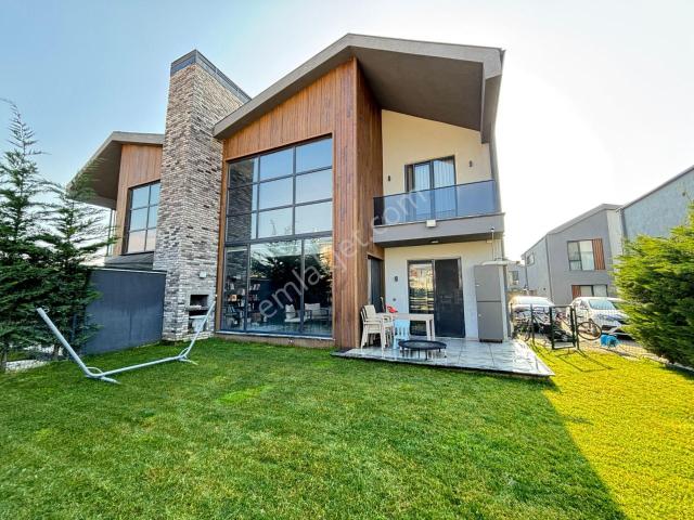 Düzce Merkez içerisinde satılık Villa