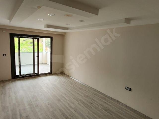 Bayrakli, İzmir içerisinde satılık mülk