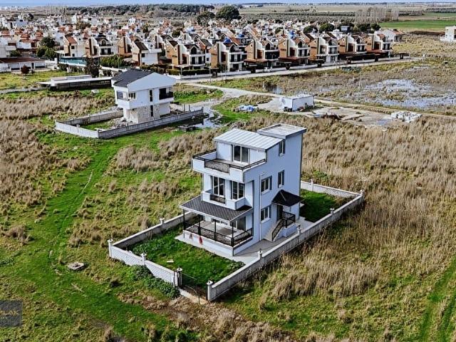 Dikili, İzmir içerisinde satılık Villa