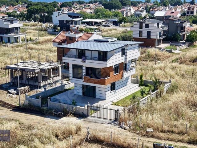 Dikili, İzmir içerisinde satılık Villa