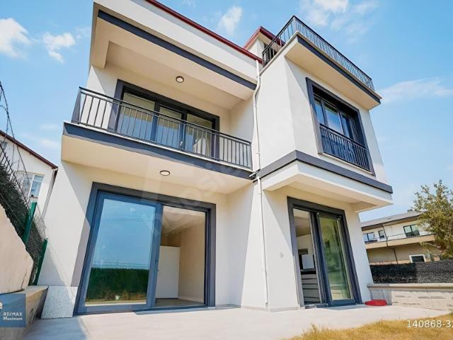 Kocaeli, İzmit içerisinde satılık Villa