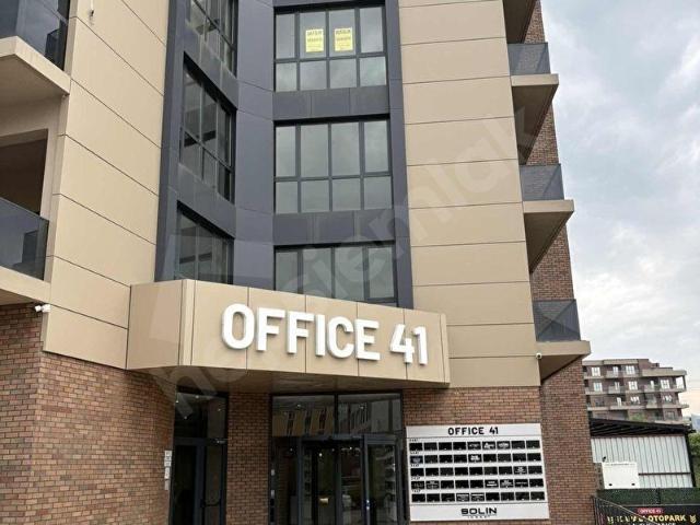 İzmit, Kocaeli içerisinde satılık Ofis
