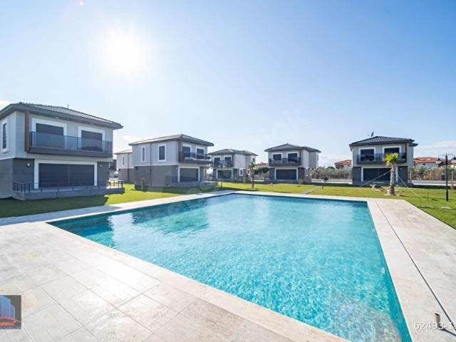 Dikili, İzmir içerisinde satılık Villa