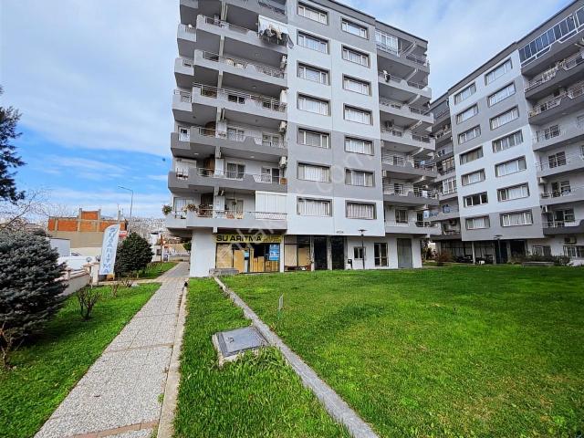 Bayrakli, İzmir içerisinde satılık mülk