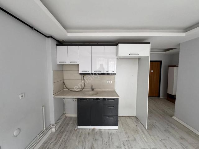 Refik Şevket İnce Mahallesi, Bayraklı içerisinde kiralık mülk