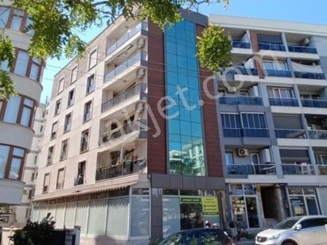Bornova, İzmir içerisinde satılık mülk