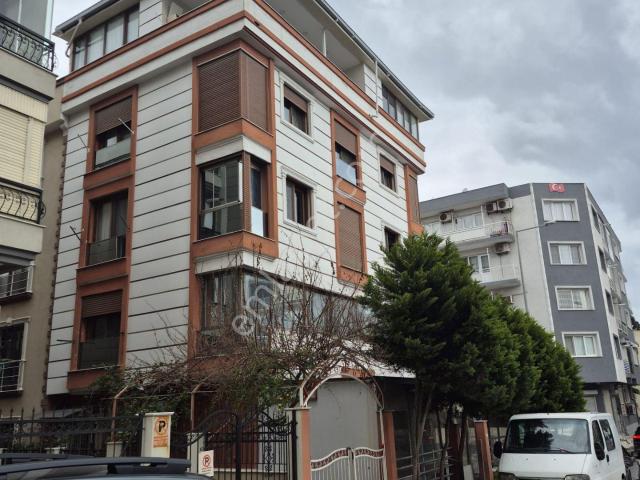 Buca, İzmir içerisinde satılık Bina