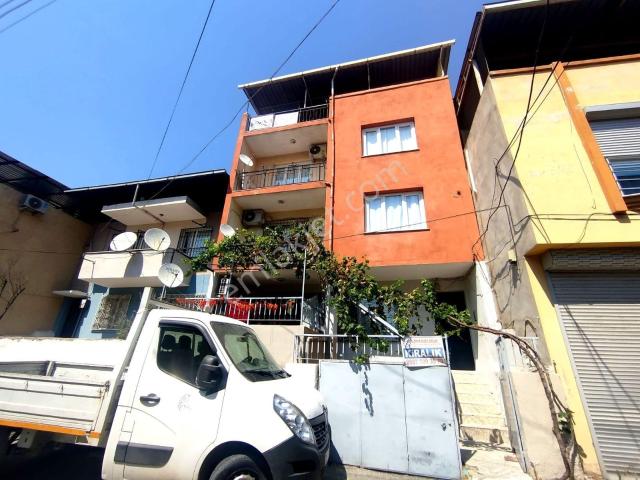 Buca, İzmir içerisinde satılık Bina