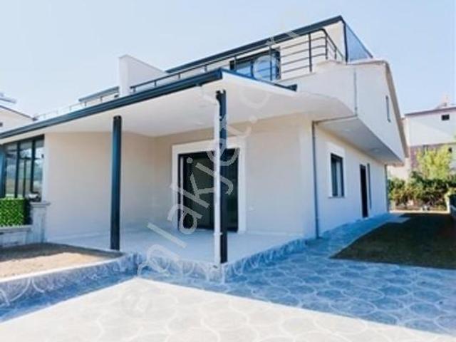 Cumhuriyet Mahallesi, Dikili içerisinde satılık Villa