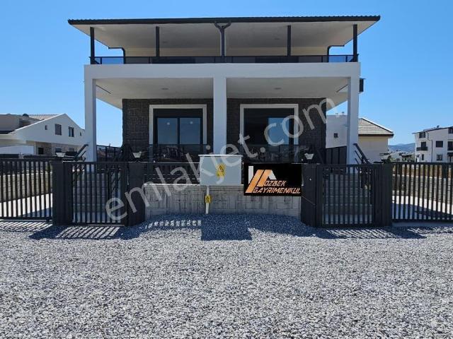 Dikili, İzmir içerisinde satılık Villa