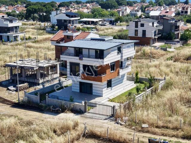 Dikili, İzmir içerisinde satılık Villa