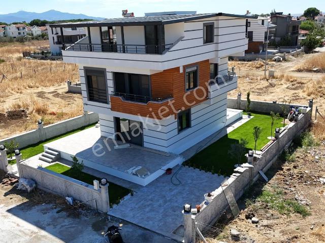 Dikili, İzmir içerisinde satılık Villa