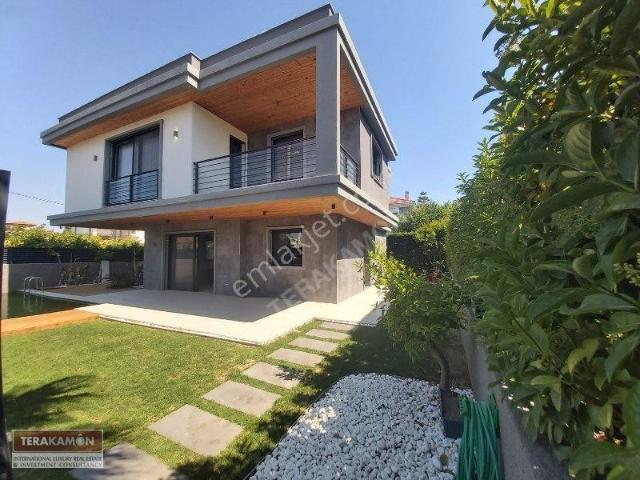 Çeşme, İzmir içerisinde satılık Villa