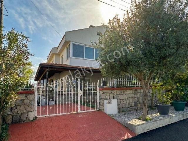 Çeşme, İzmir içerisinde kiralık Villa