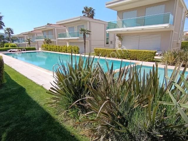 Çeşme, İzmir içerisinde satılık Villa