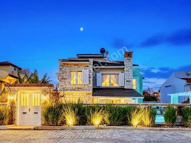 Çeşme, İzmir içerisinde satılık Villa